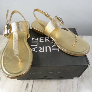 Naturalizer Womens Taylor T-Strap Slingback Flat Sandal 8 Wide